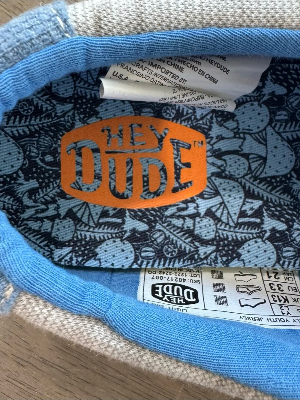 HEYDUDE Wally Youth Jersey – Light Grey / Blue – US Youth 1 / CM 21